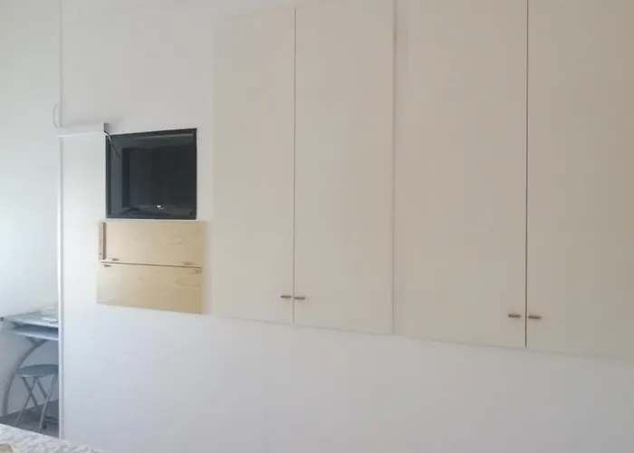 Italian Bed Breakfast Bed & Breakfast